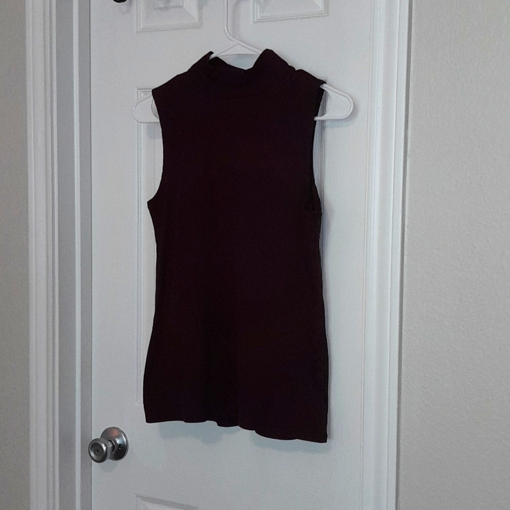 No Boundries Large (11-13) mockneck, sleeveless maroon woman's top.